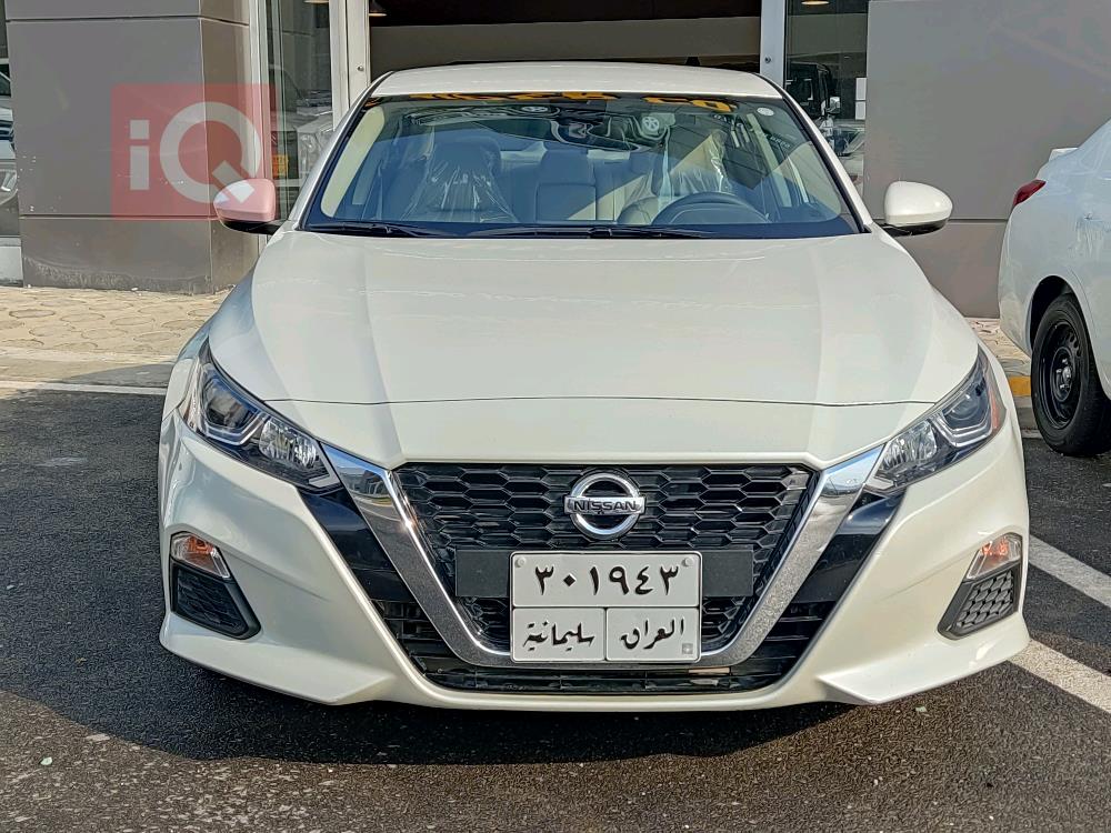نيسان ألتيما